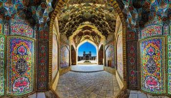 Nasir al-Mulk Mosque in Iran, la moschea più colorata del mondo
