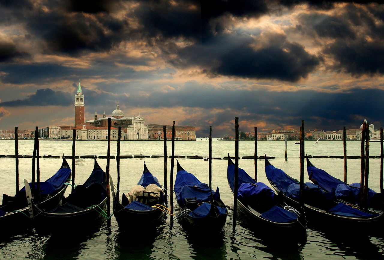 Panorama di gondole a Venezia